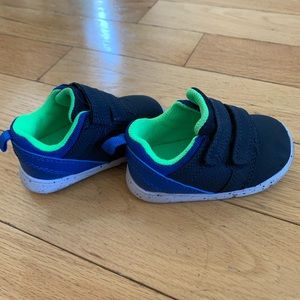 Carter’s size 4 Walking Shoes